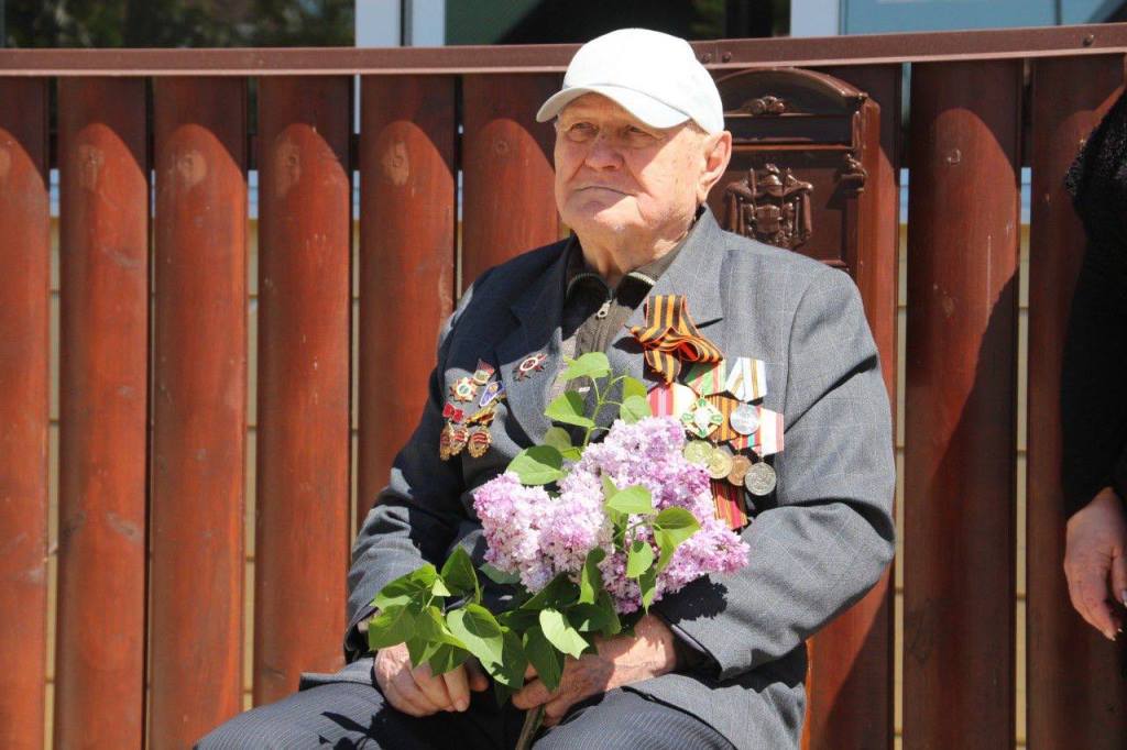 Сколько осталось ветеранов в москве. Ветераны настоящие. Ветераны дома. Орден ветеран войны.